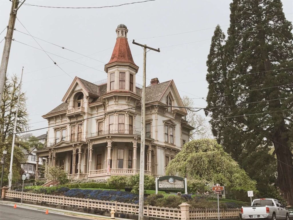 what to do in astoria. flavel house astoria oregon