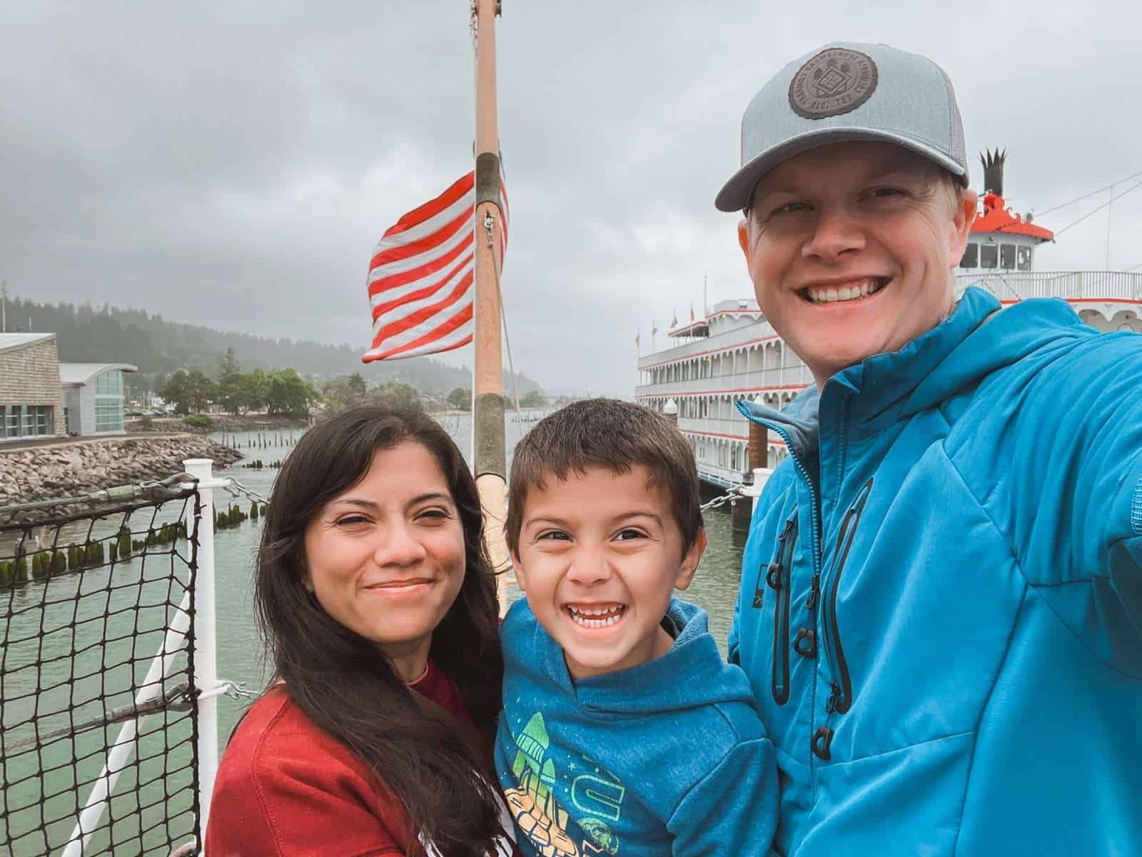 astoria oregon with kids. columbia river maritime museum ship